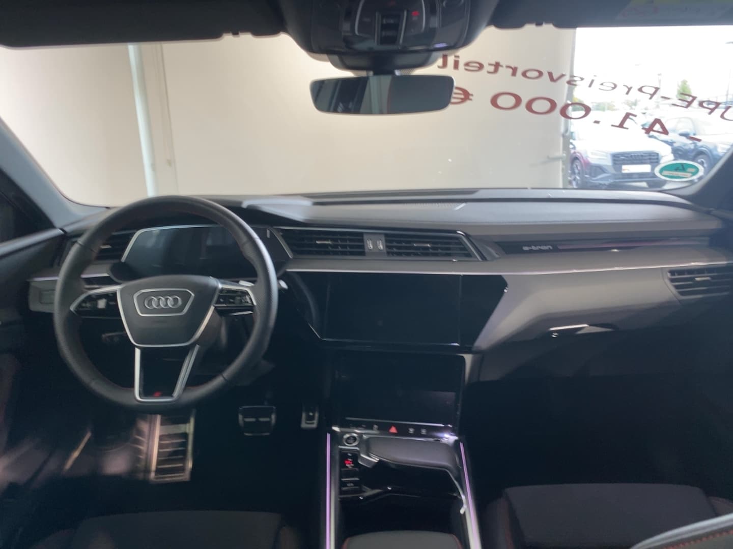 Bild über Audi Q8 Sportback e-tron S line 55 e-tron quattro - für weitere Informationen kontaktieren Sie den Audi Partner