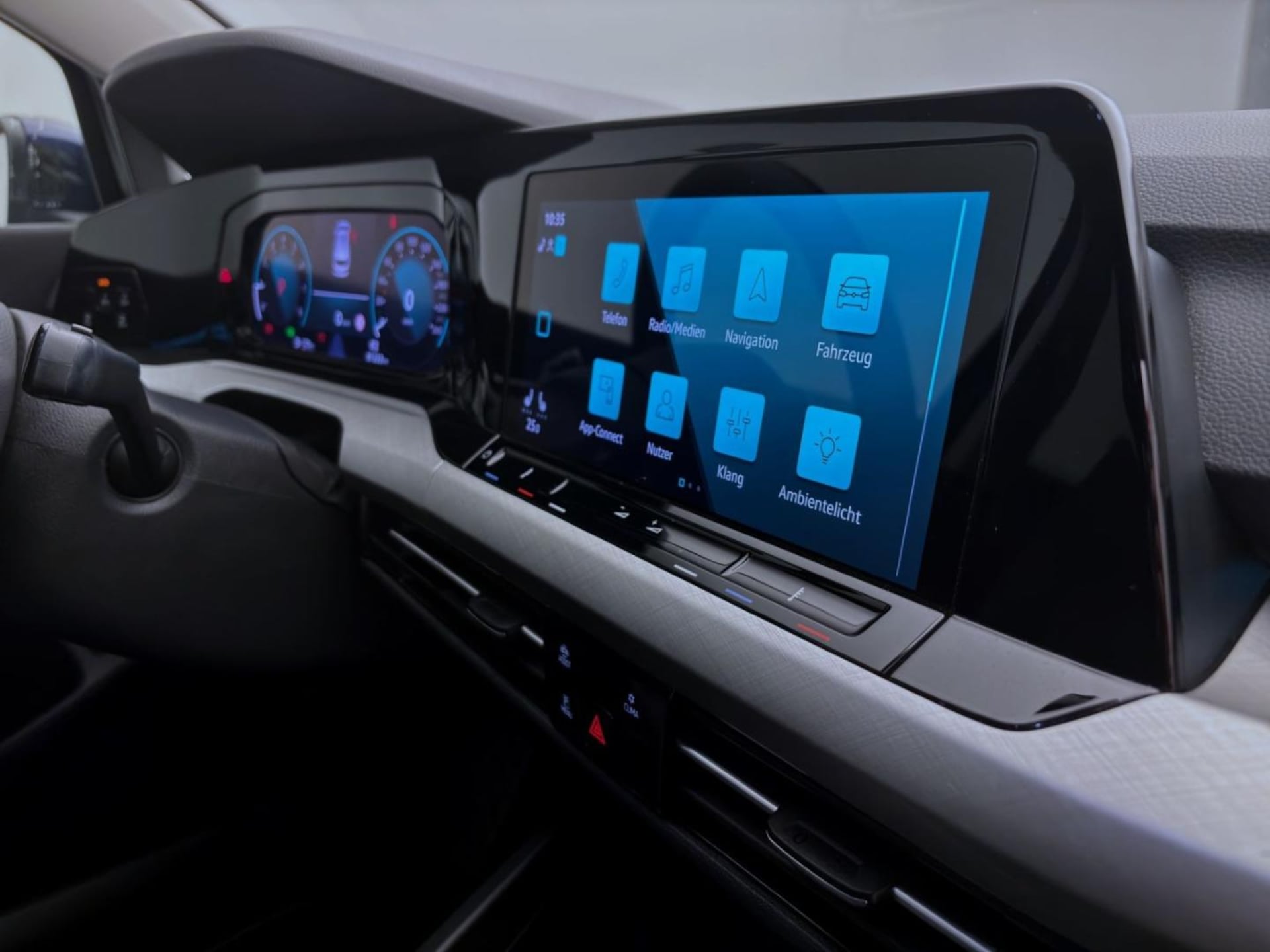 Volkswagen Golf Variant Life