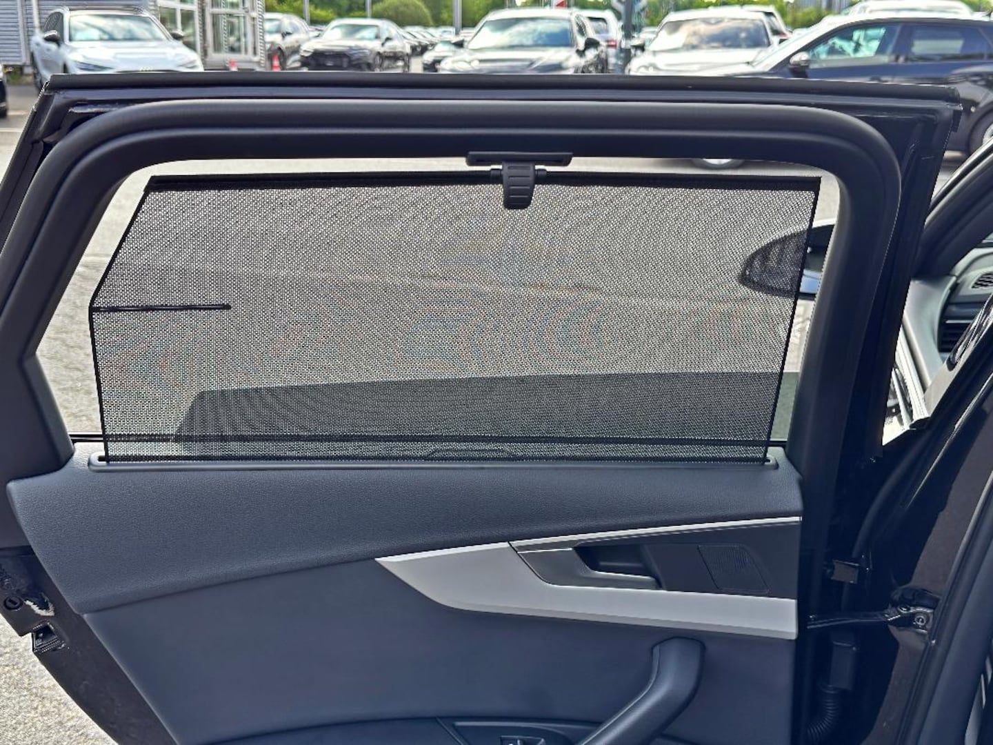 Bild über Audi A4 Avant S line 45 TFSI quattro S tronic - für weitere Informationen kontaktieren Sie den Audi Partner