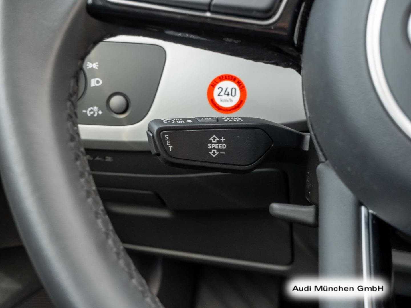 Bild über Audi A4 Avant advanced 40 TFSI S tronic - für weitere Informationen kontaktieren Sie den Audi Partner