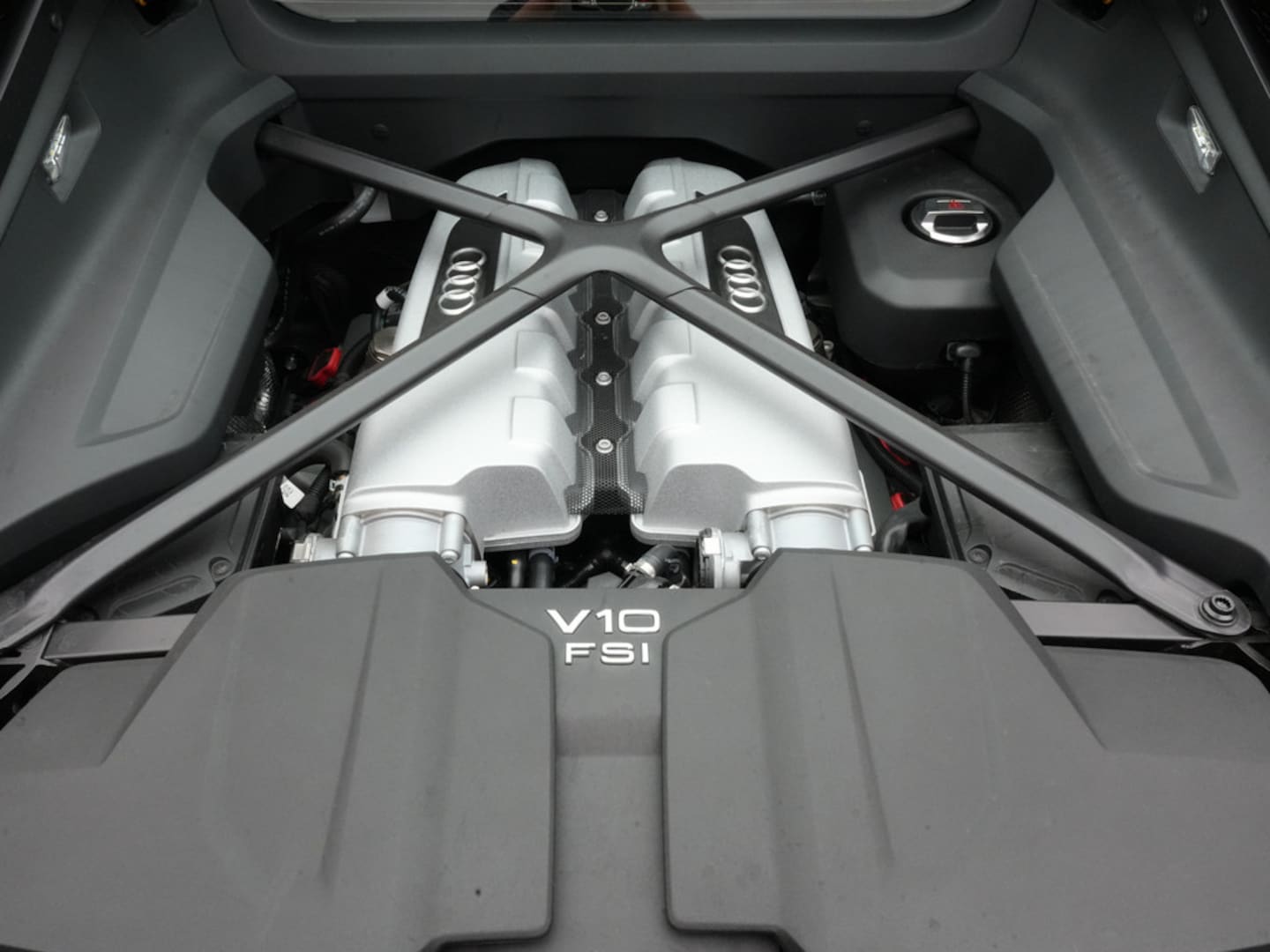 Bild über Audi R8 Coupé FSI S tronic - für weitere Informationen kontaktieren Sie den Audi Partner