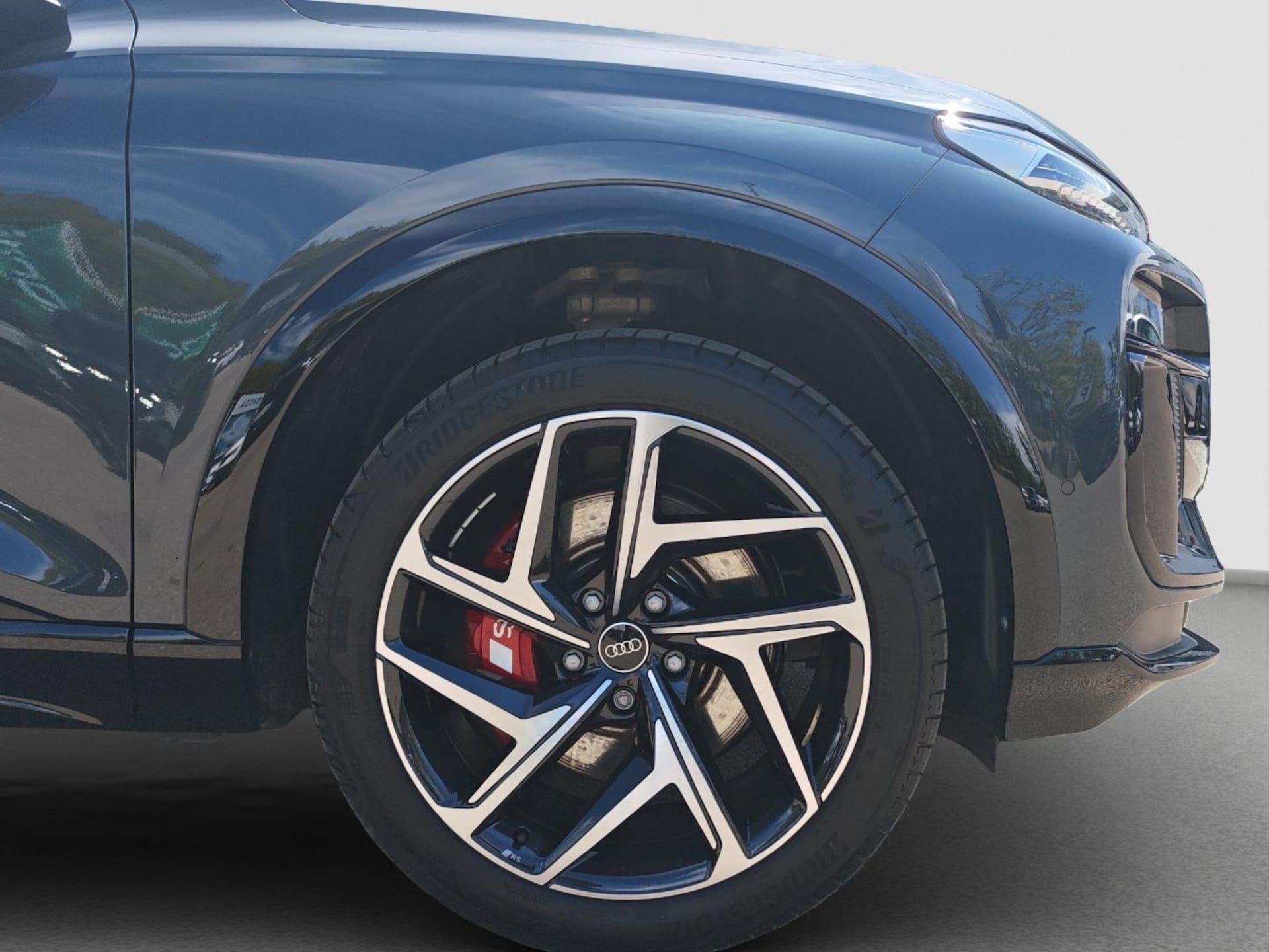 Audi SQ6 SUV e-tron
