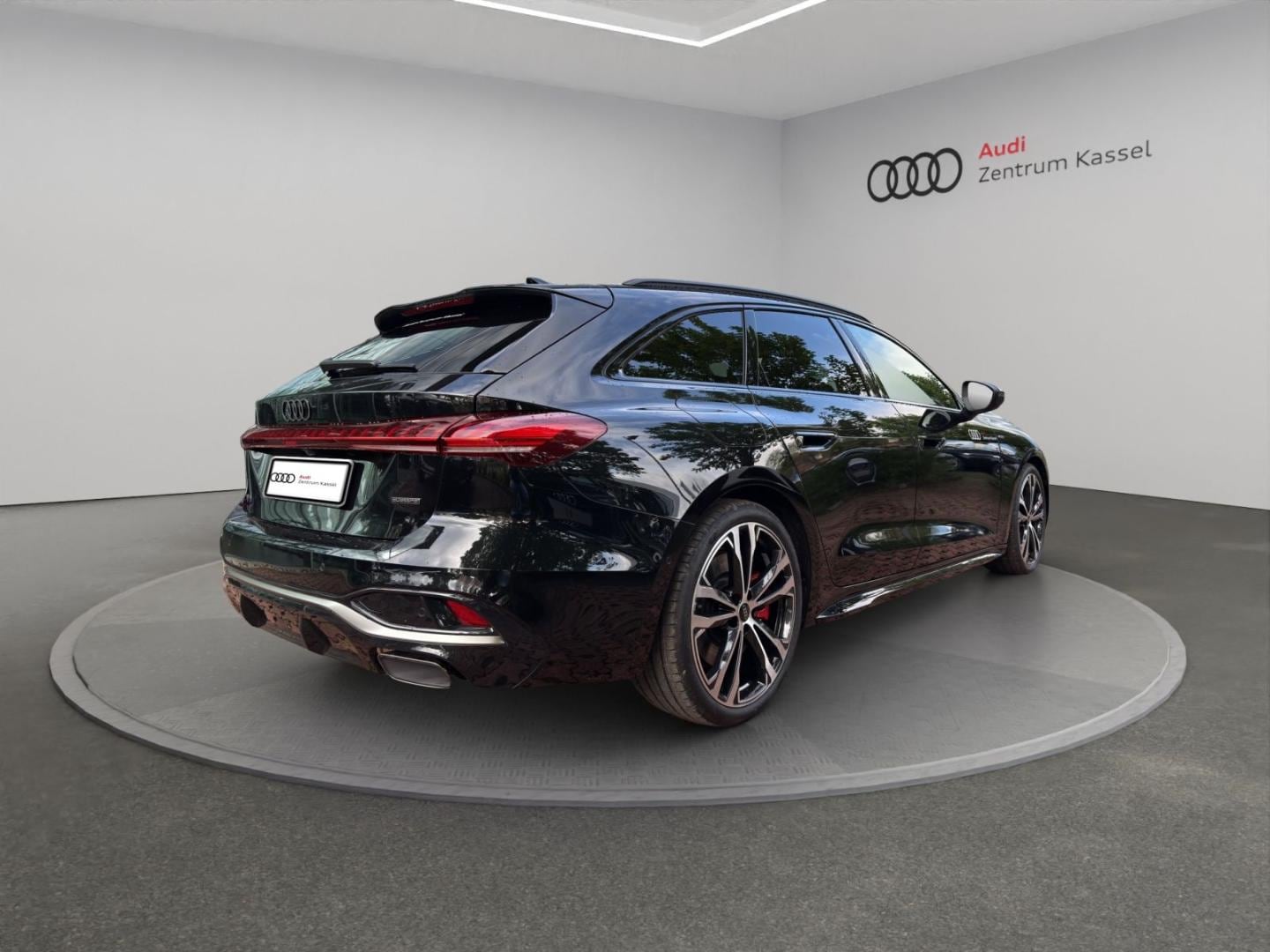 Bild über Audi A5 Avant e-hybrid e-hybrid quattro 270 kW S tronic - für weitere Informationen kontaktieren Sie den Audi Partner