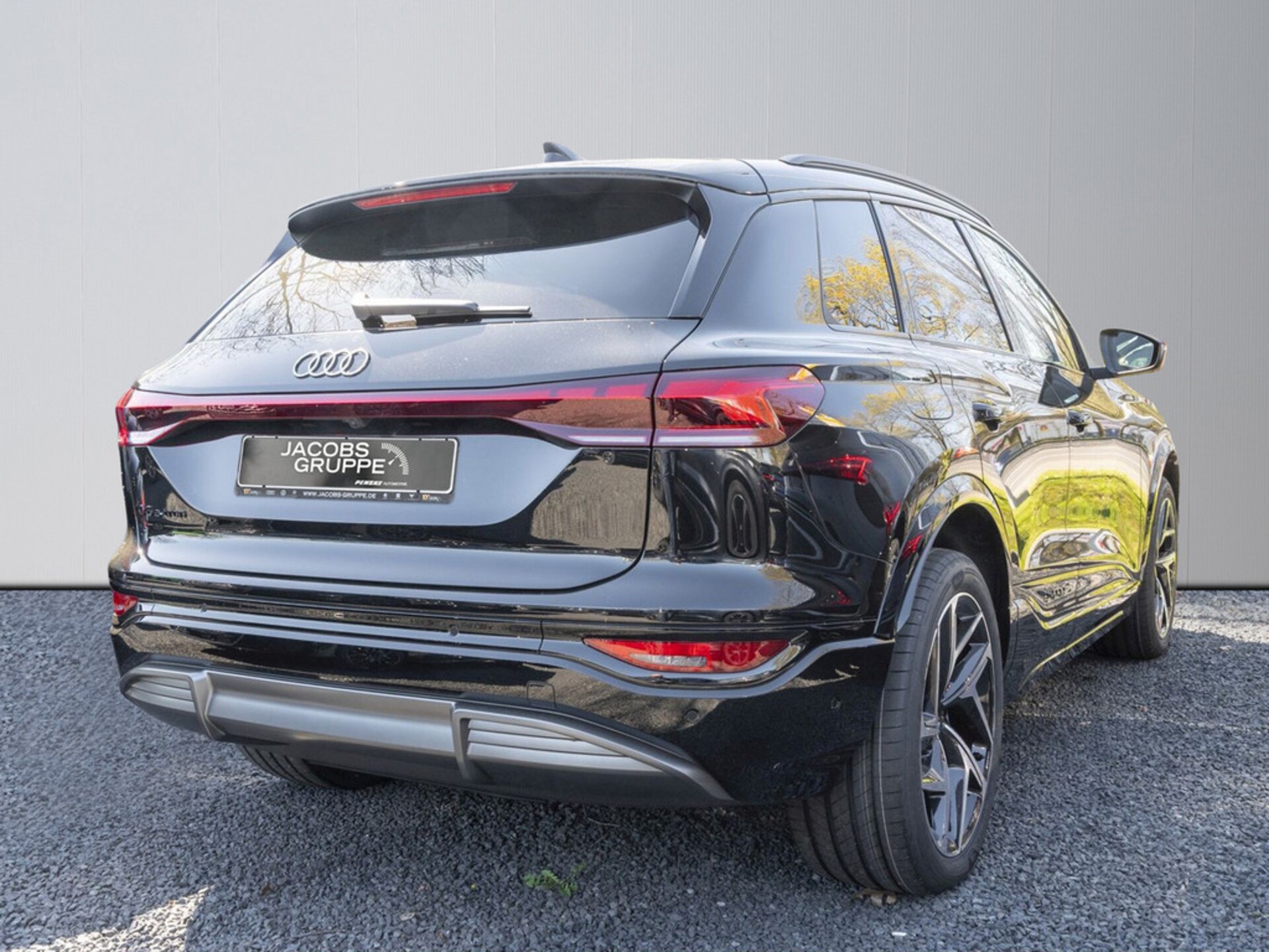 Audi Q6 SUV e-tron
