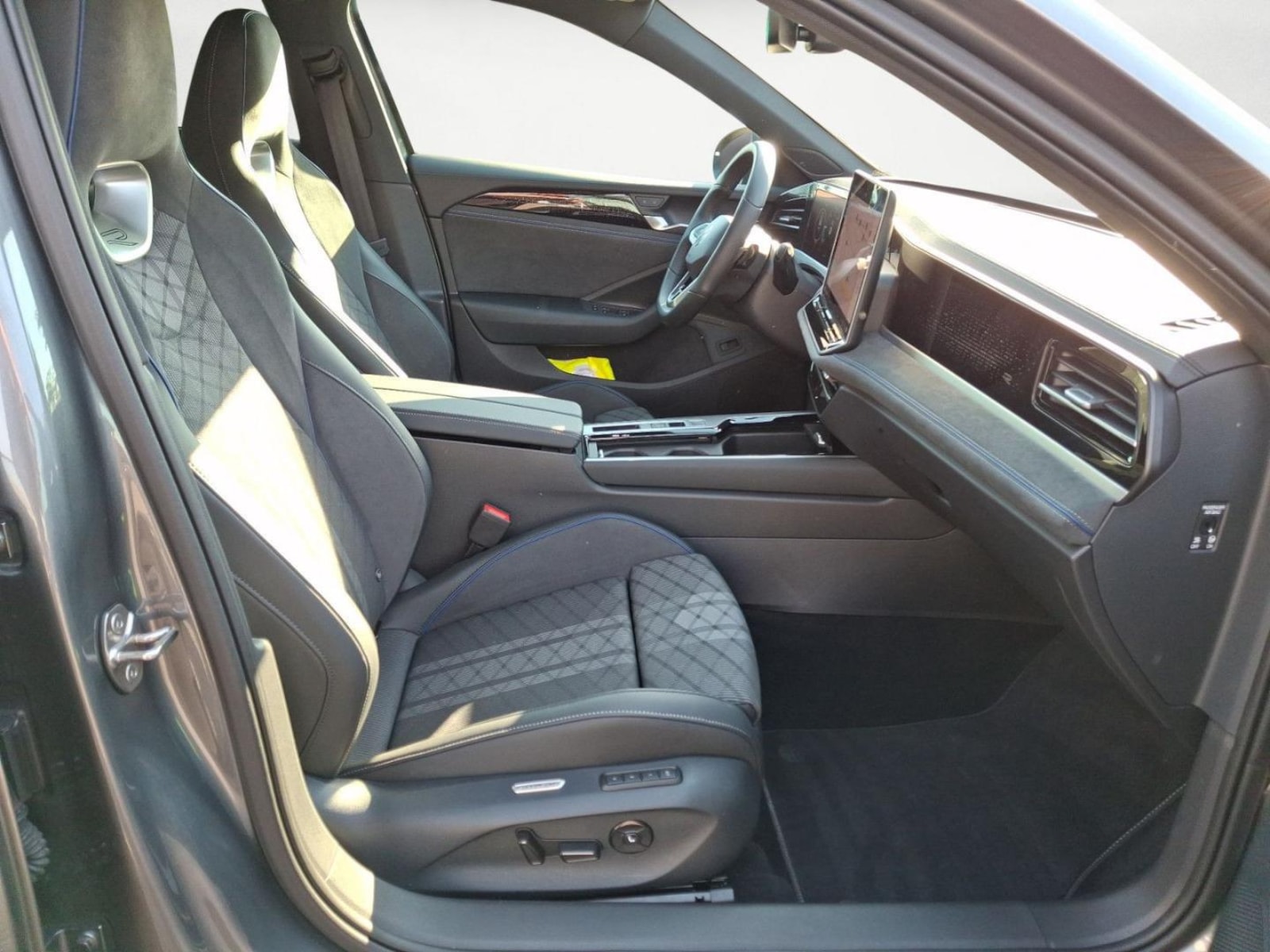 Volkswagen Passat – Bild 13