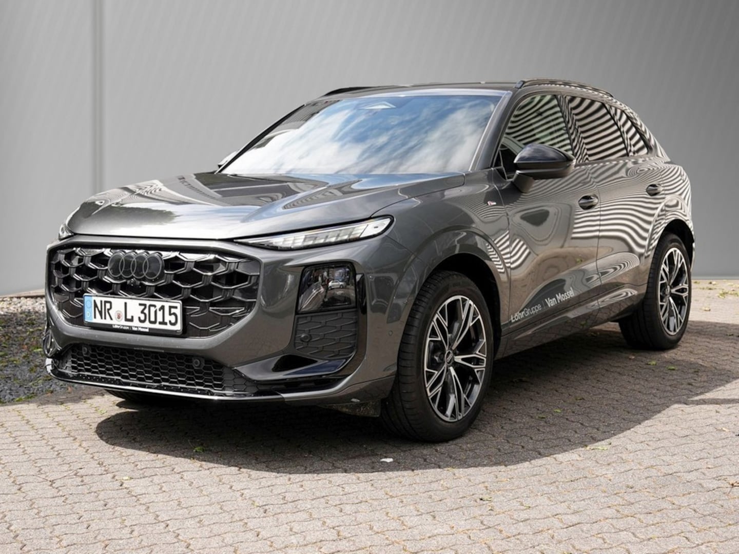 Bild über Audi Q3 SUV TFSI 110 kW S tronic - für weitere Informationen kontaktieren Sie den Audi Partner
