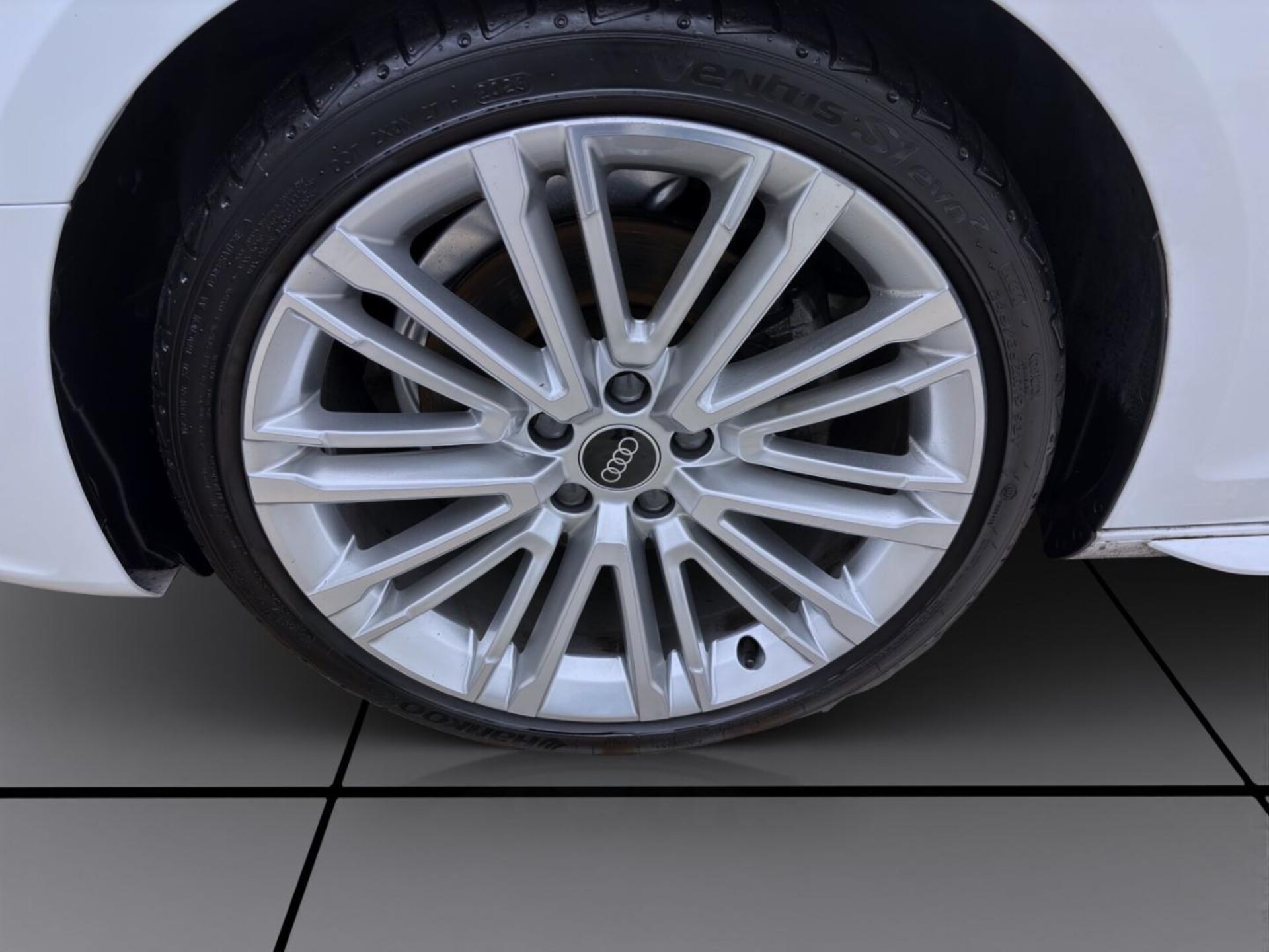 Audi A4 Avant S line