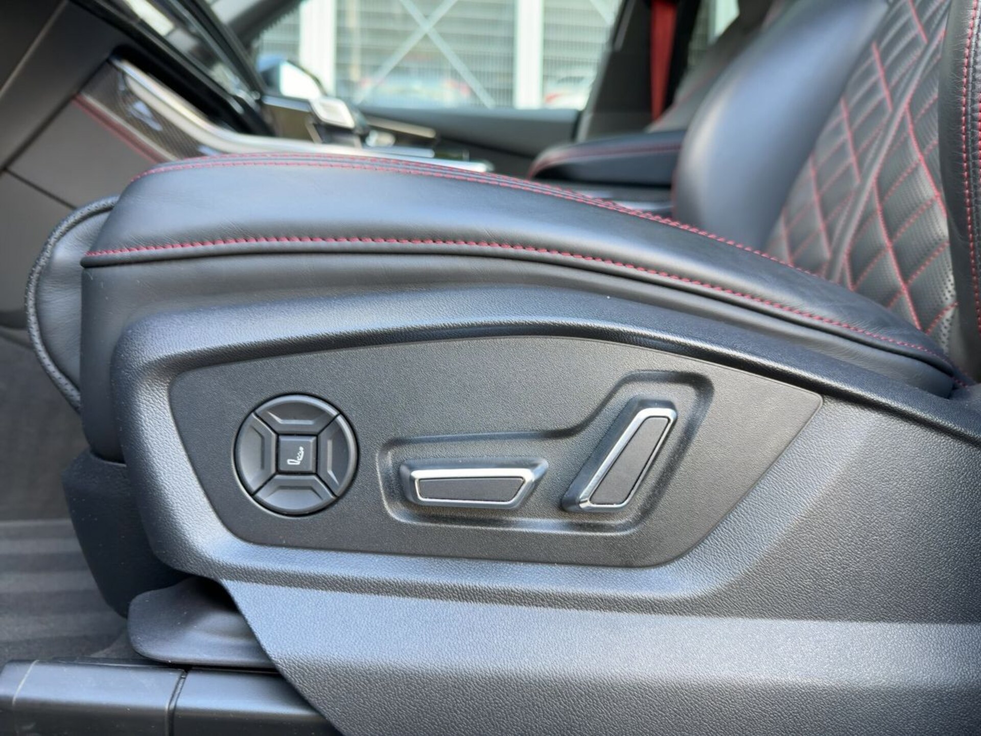 Audi SQ8 SUV