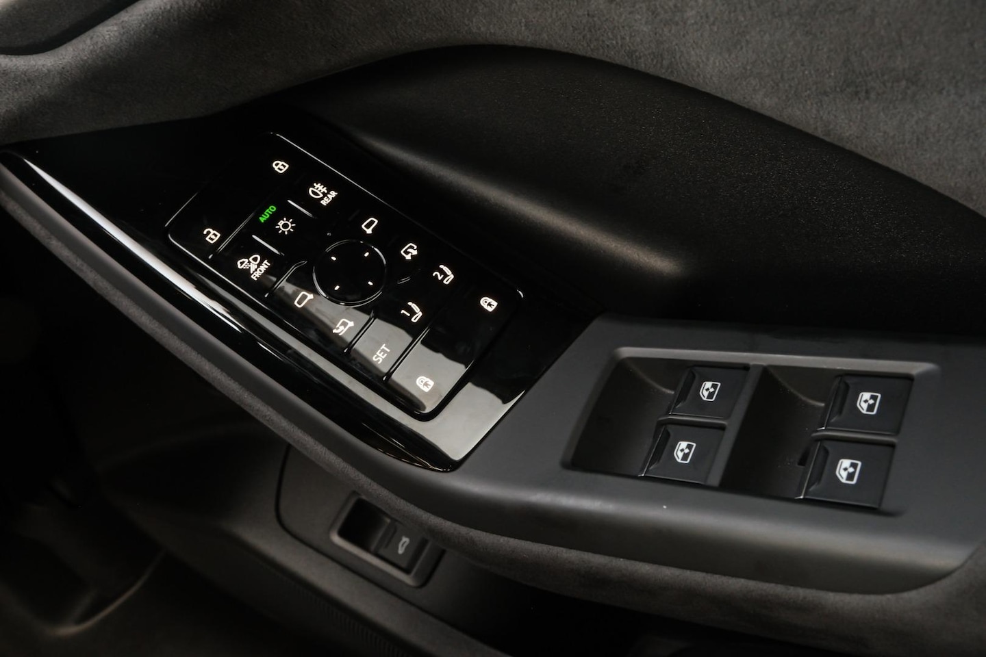 Image about Audi SQ6 SUV e-tron e-tron quattro
