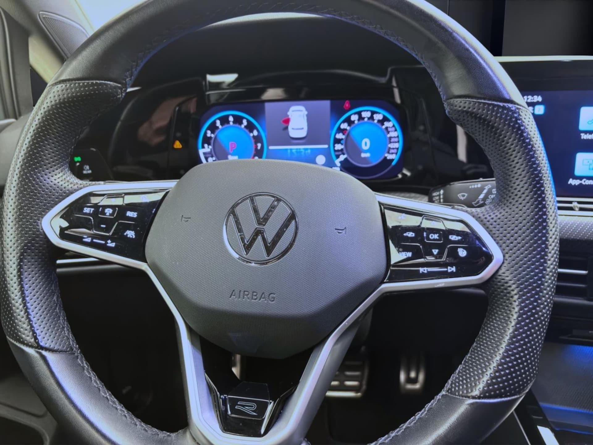 Volkswagen Golf R-Line