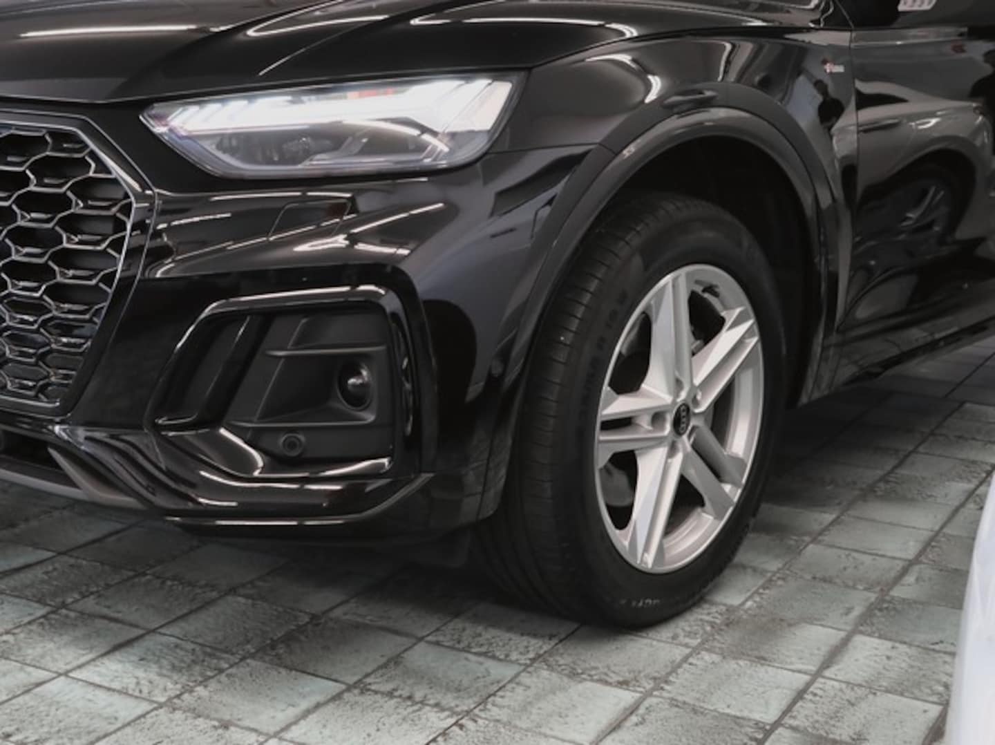 Bild über Audi Q5 Sportback 40 TFSI quattro S tronic - für weitere Informationen kontaktieren Sie den Audi Partner