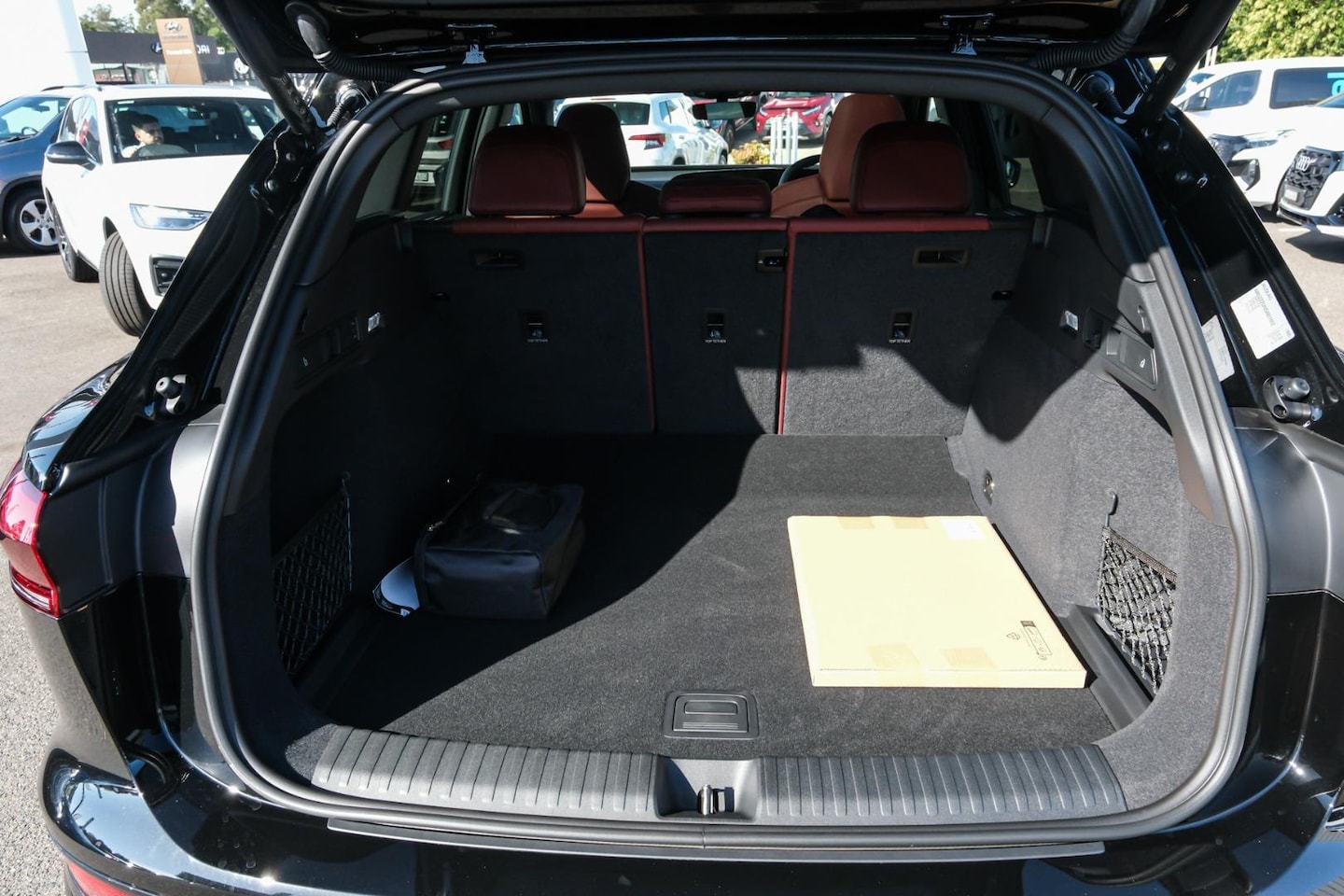 Image about Audi SQ6 SUV e-tron e-tron quattro