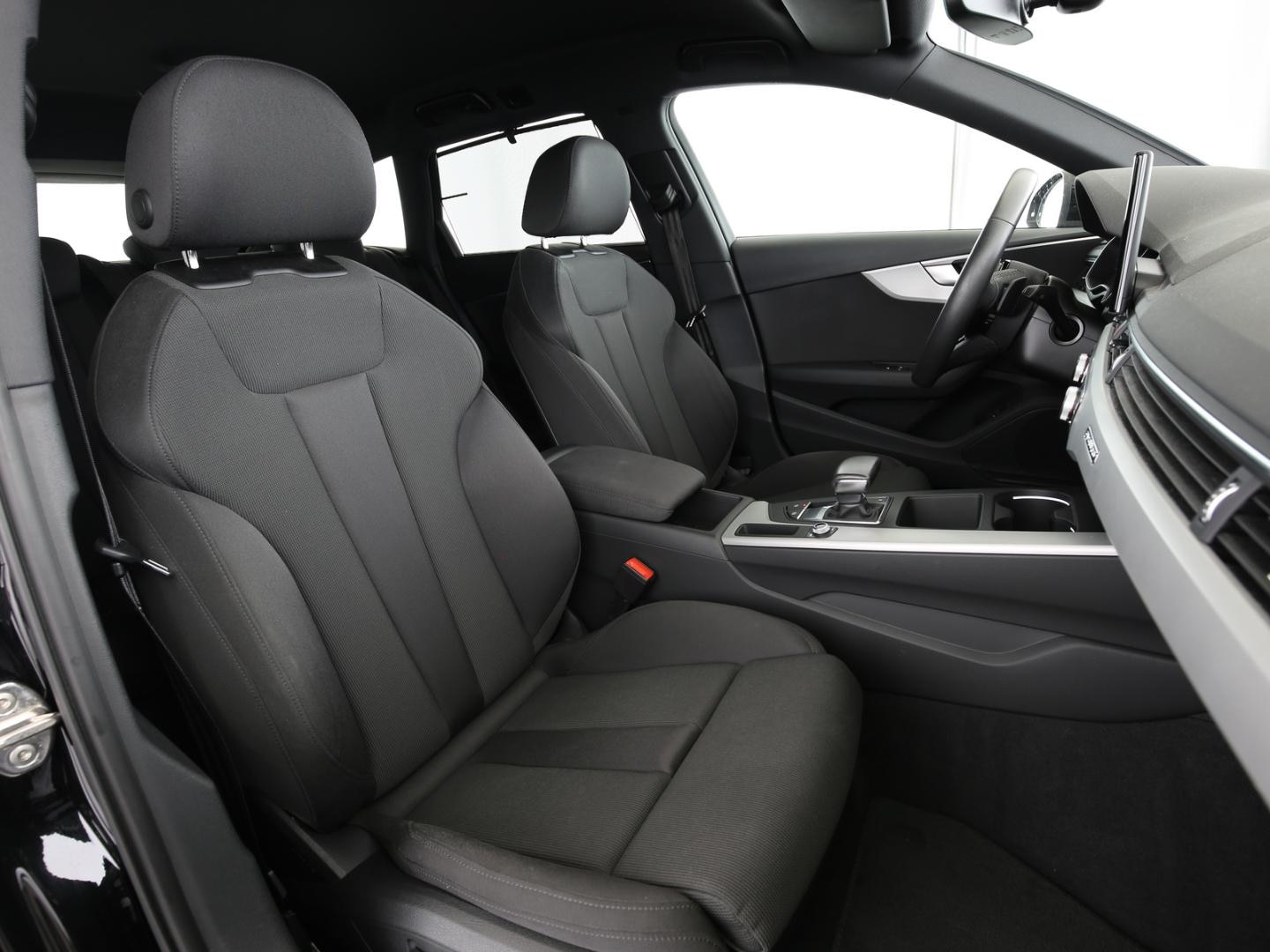 Bild über Audi A4 Avant advanced 40 TFSI quattro S tronic - für weitere Informationen kontaktieren Sie den Audi Partner