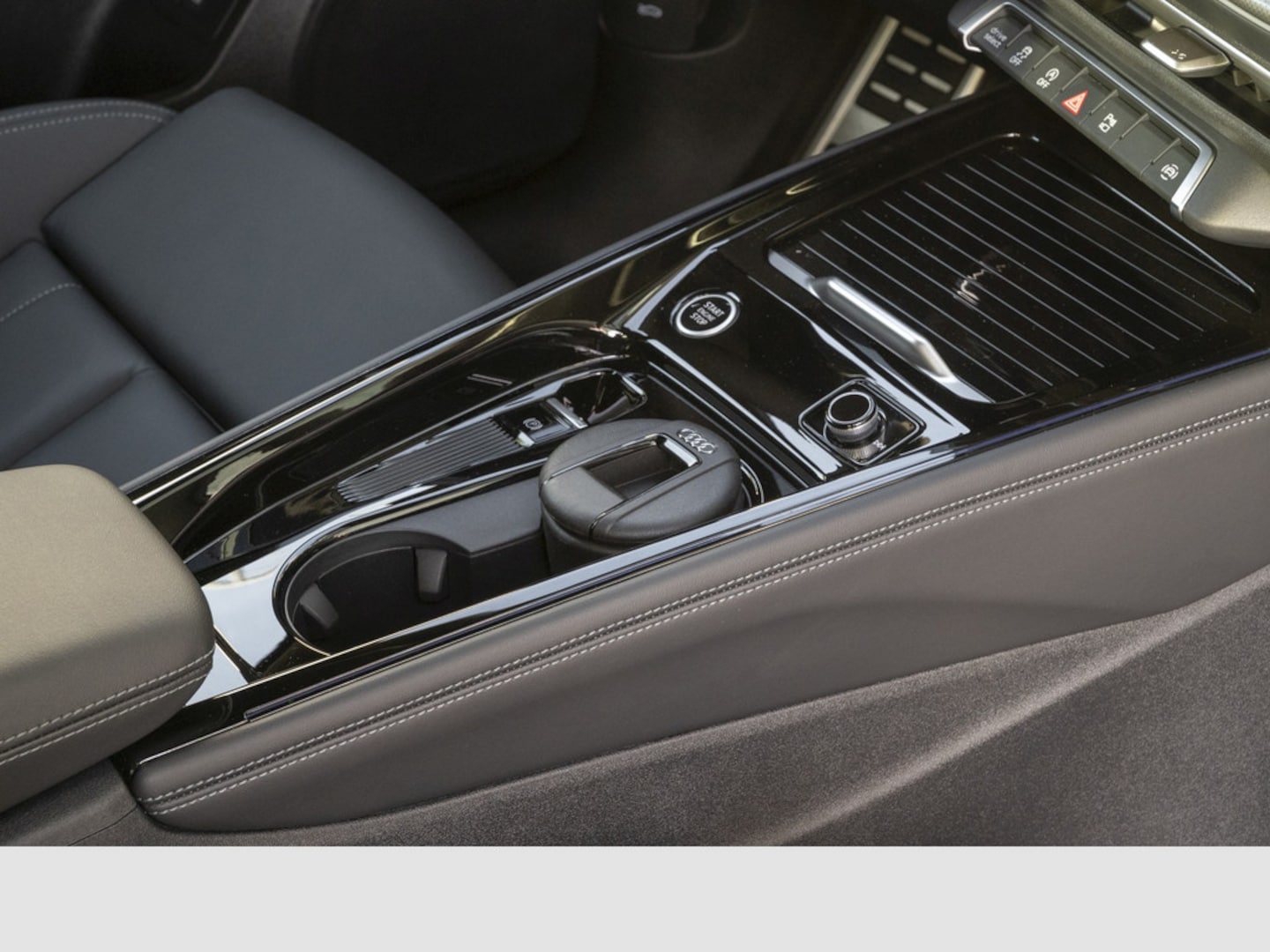 Bild über Audi Q3 SUV TFSI 110 kW S tronic - für weitere Informationen kontaktieren Sie den Audi Partner