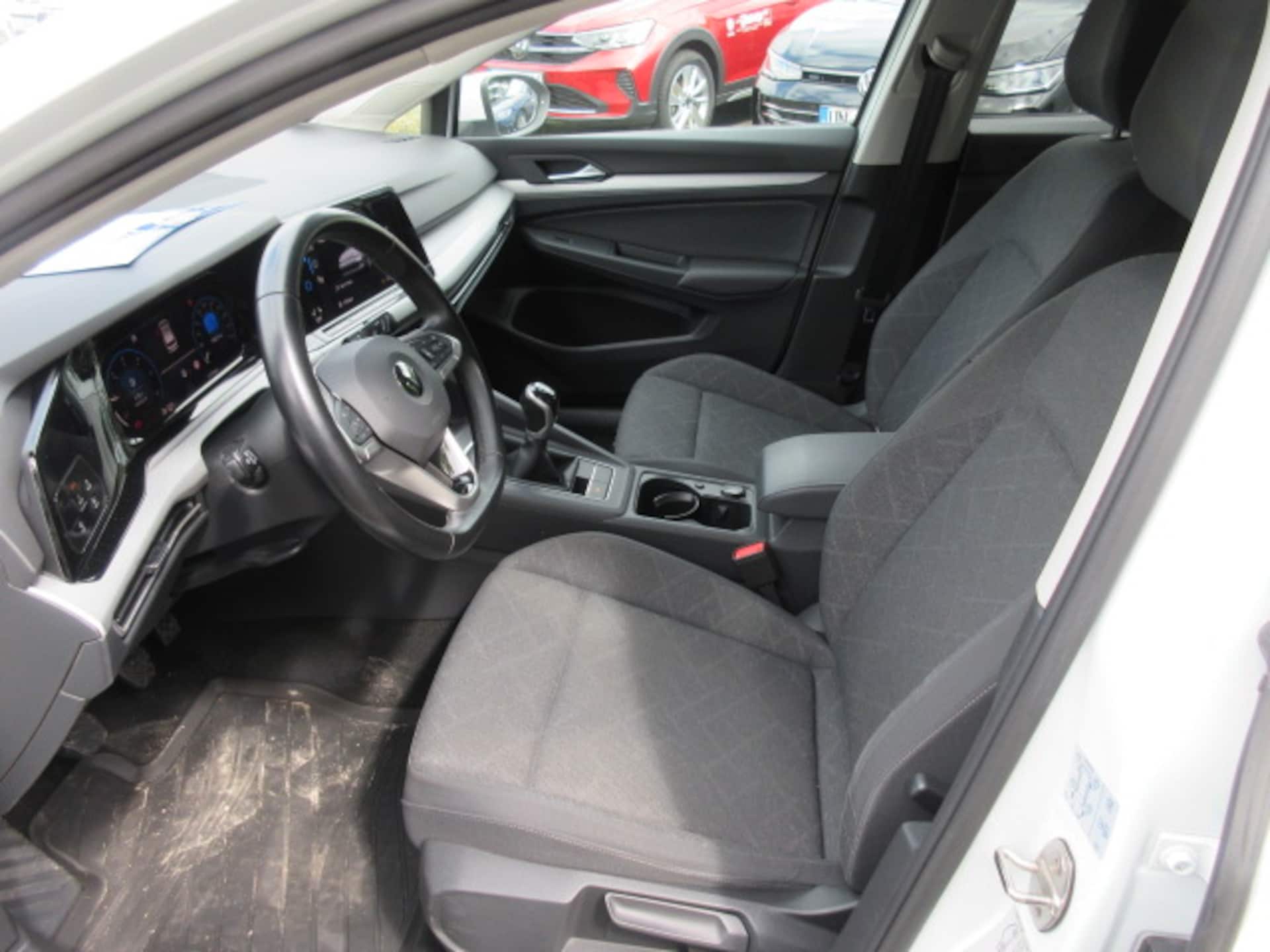 Volkswagen Golf Variant Life
