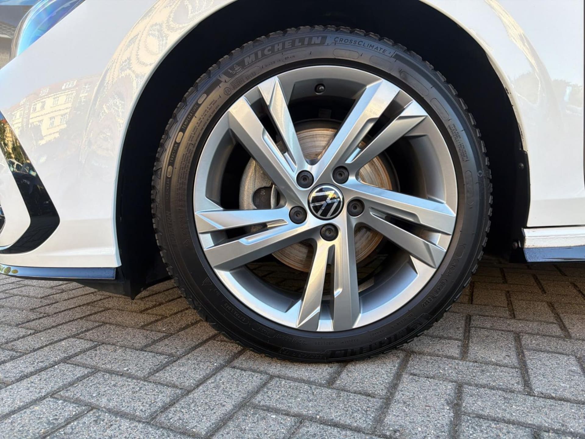 Volkswagen Golf R-Line