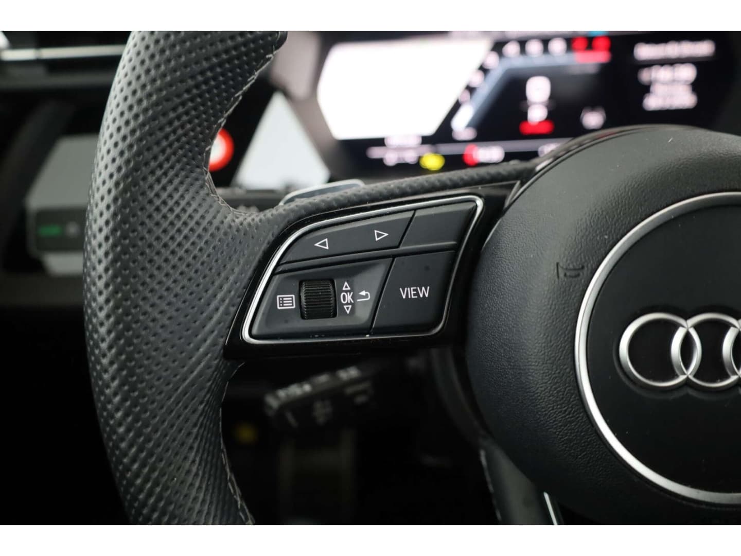 Bild über Audi S3 Sportback TFSI quattro S tronic - für weitere Informationen kontaktieren Sie den Audi Partner