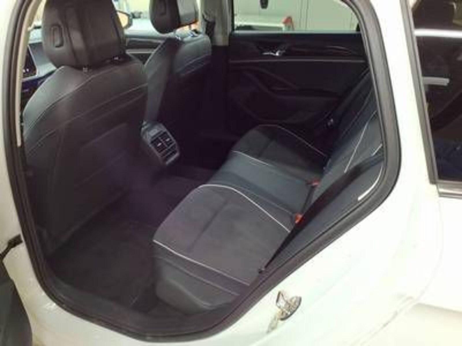 Volkswagen Passat – Bild 7