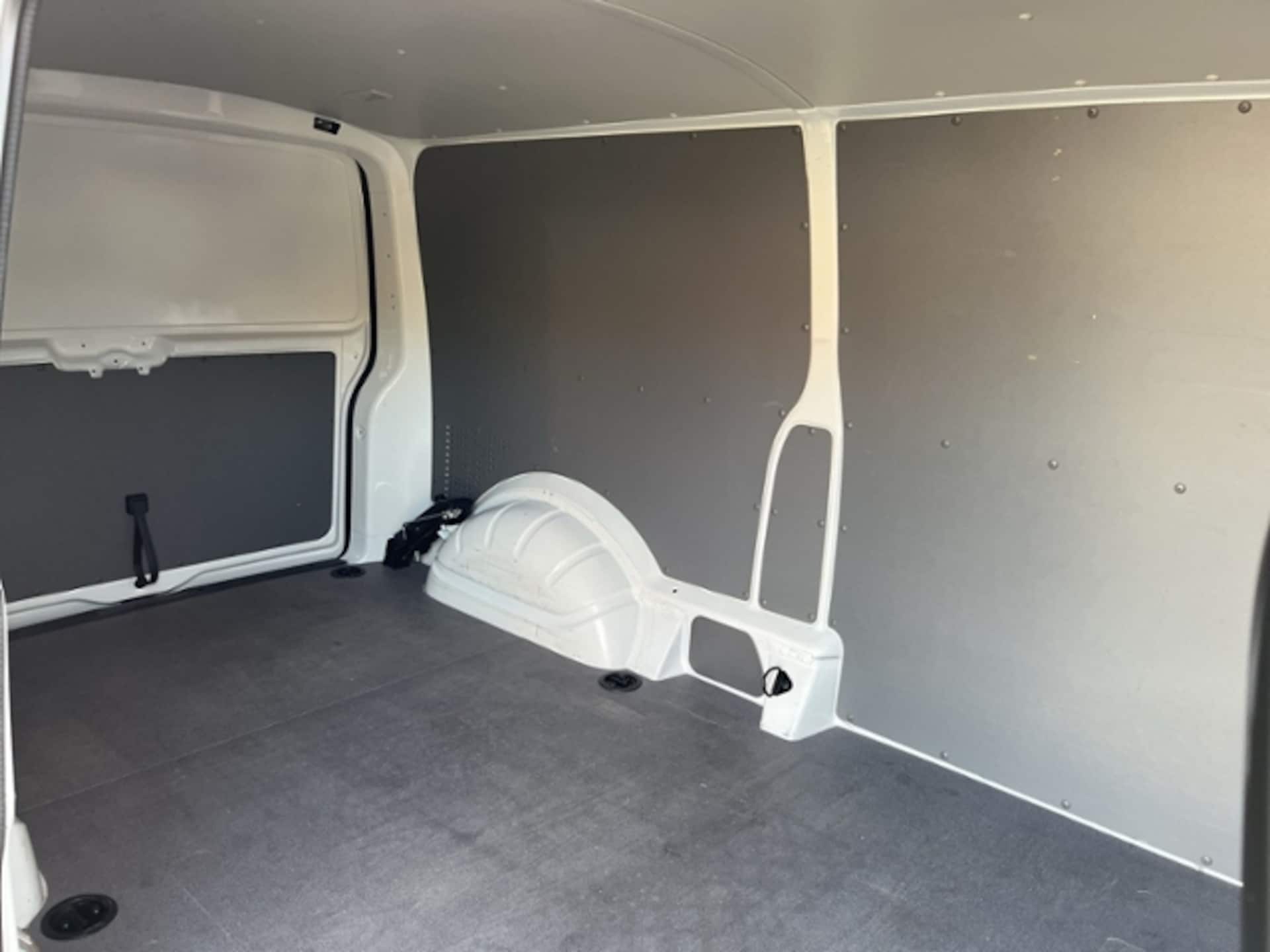 Volkswagen T6.1 Transporter Kasten langer Radstand