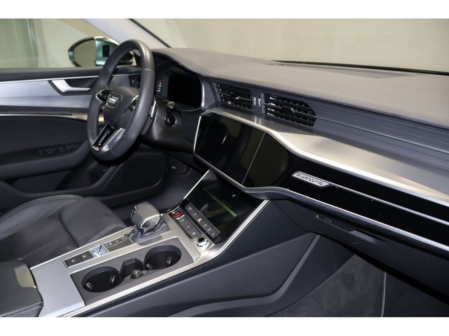 Bild über Audi S6 Avant TDI quattro tiptronic - für weitere Informationen kontaktieren Sie den Audi Partner