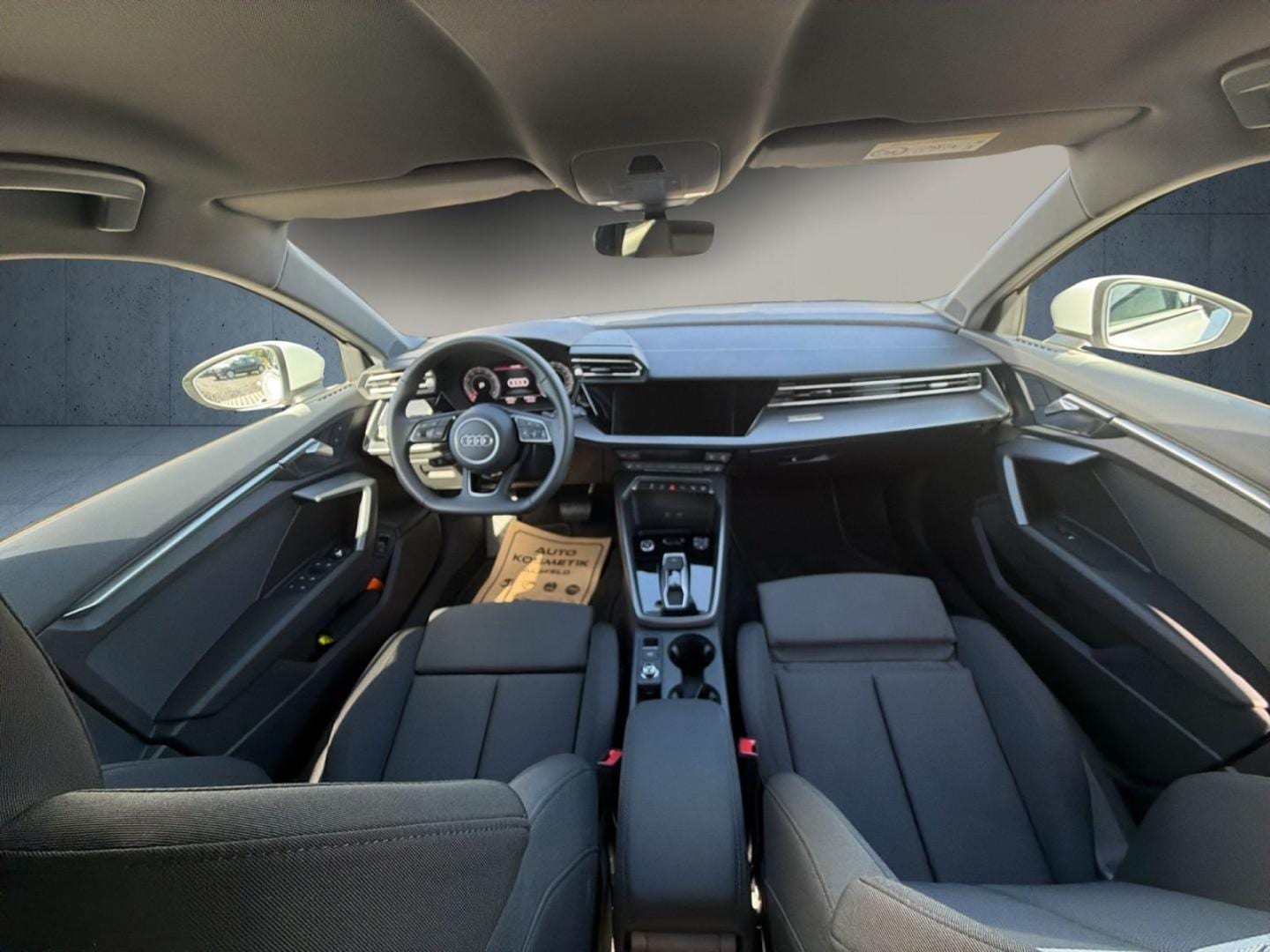 Bild über Audi A3 Limousine S line TFSI S tronic - für weitere Informationen kontaktieren Sie den Audi Partner