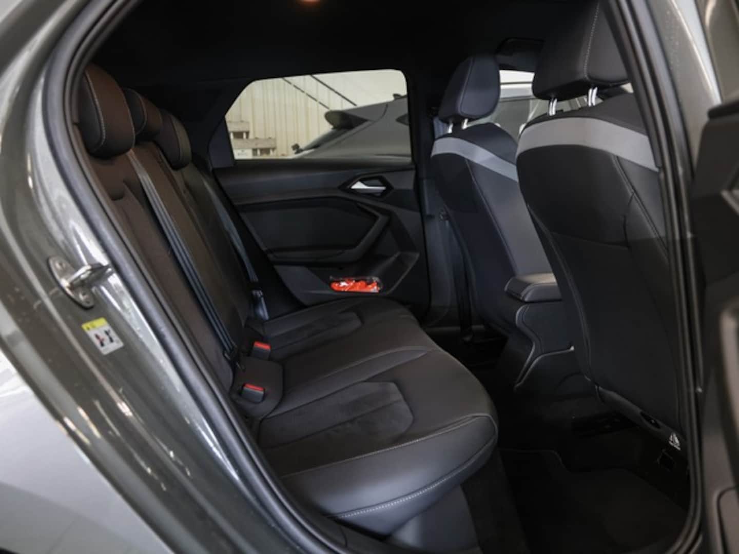 Bild über Audi A1 Sportback S line 25 TFSI S tronic - für weitere Informationen kontaktieren Sie den Audi Partner