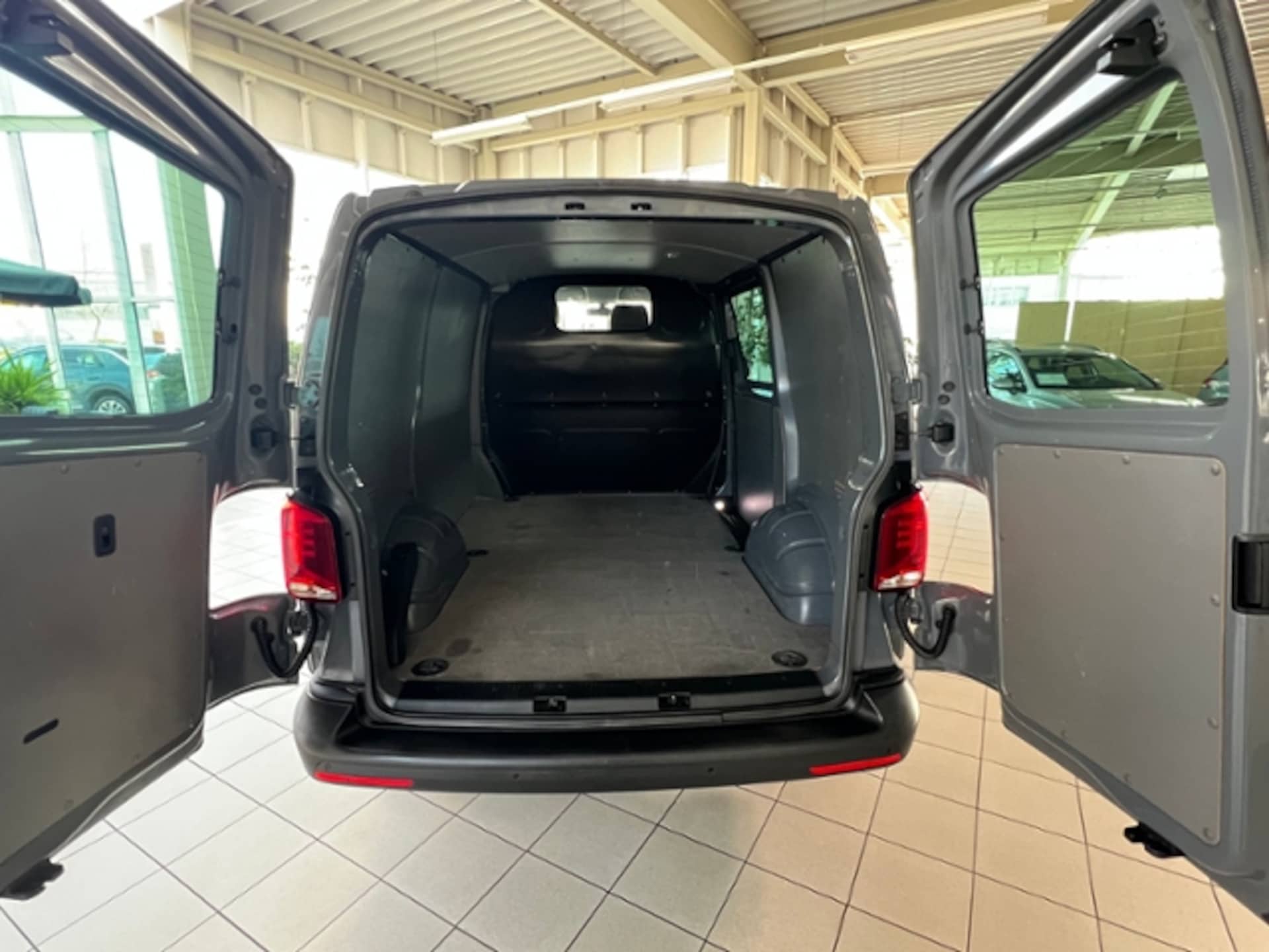 Volkswagen T6.1 Transporter Kasten kurzer Radstand