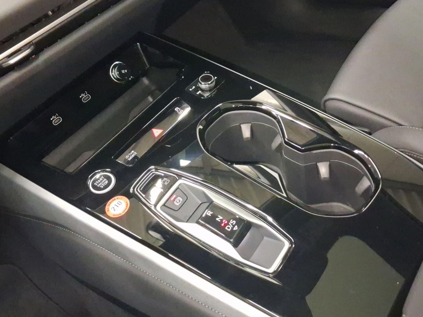 Bild über Audi A5 Avant TDI quattro 150 kW S tronic - für weitere Informationen kontaktieren Sie den Audi Partner