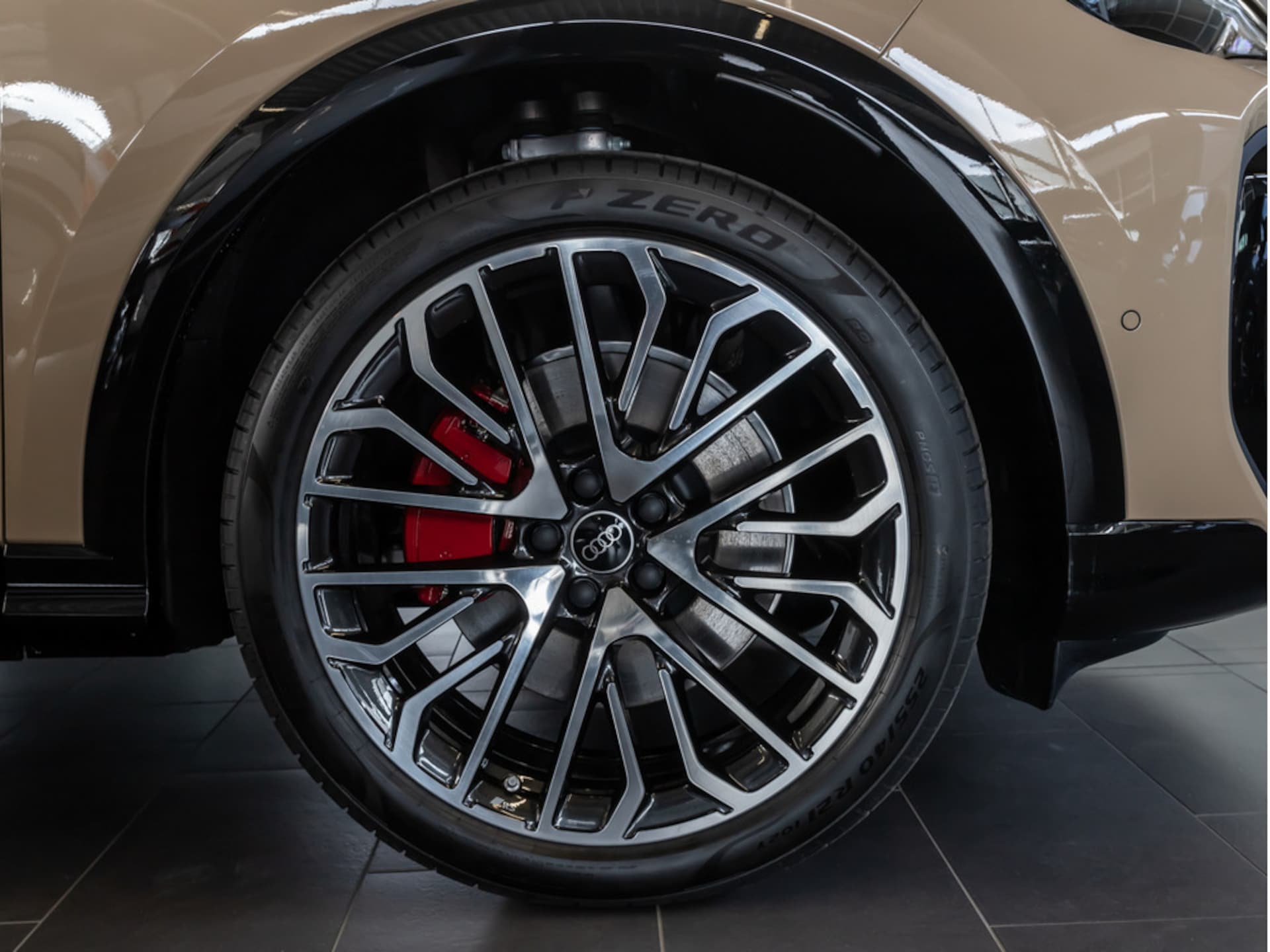 Audi Q5 SUV e-hybrid edition one
