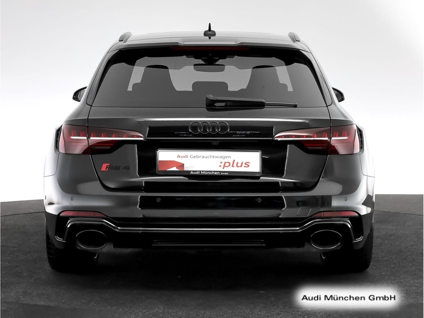 Bild über Audi RS 4 Avant TFSI quattro tiptronic - für weitere Informationen kontaktieren Sie den Audi Partner