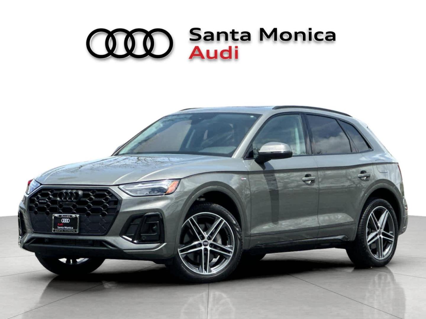2023 Audi Q5 55 e Premium Plus's photo