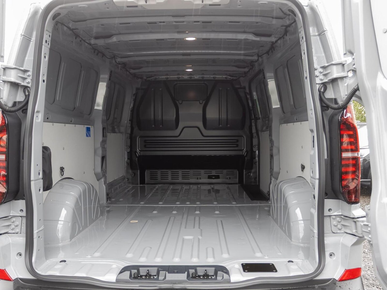 Volkswagen Transporter Kasten langer Radstand – Bild 19