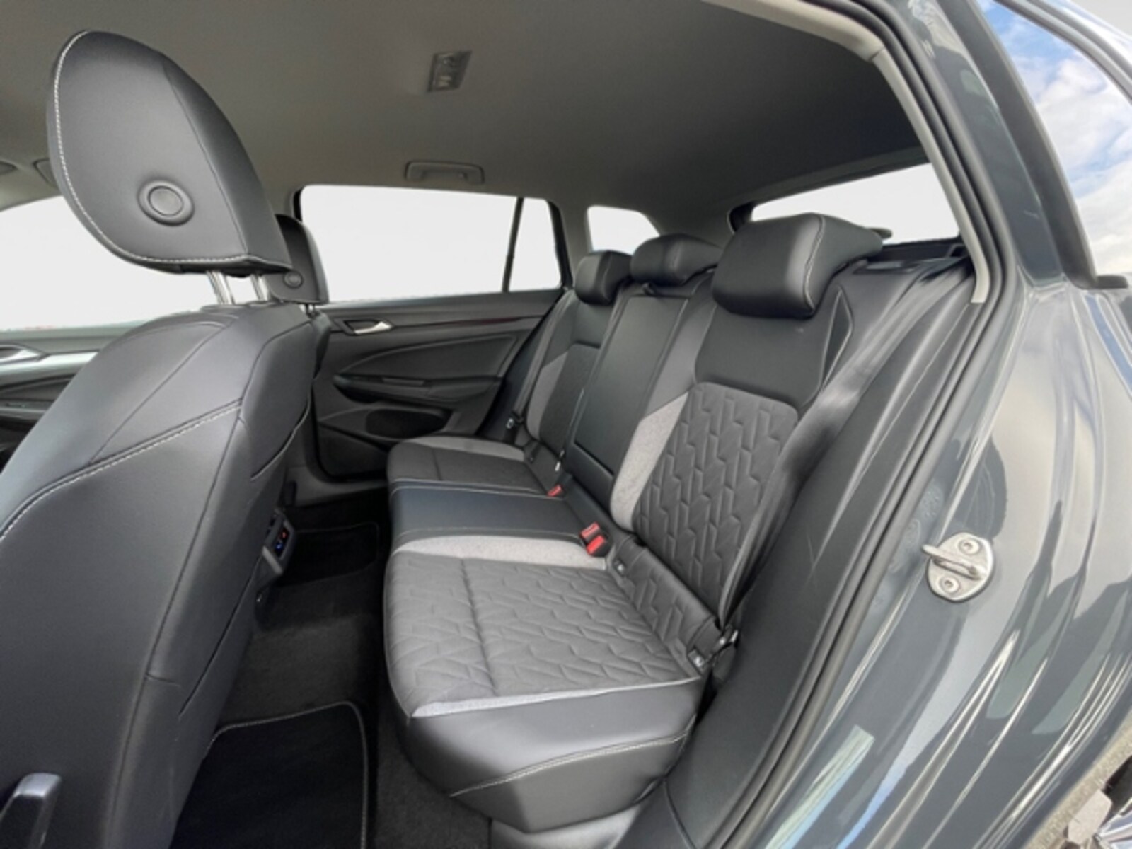 Volkswagen Golf Variant – Bild 9