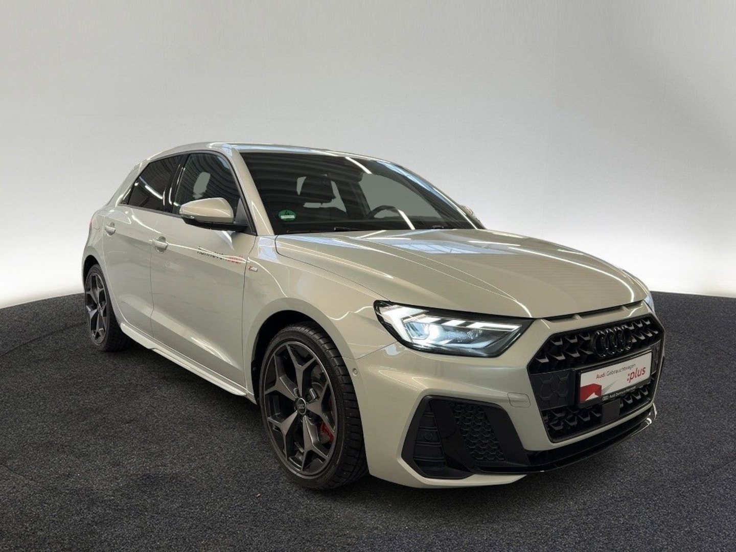 Bild über Audi A1 Sportback S line 40 TFSI S tronic - für weitere Informationen kontaktieren Sie den Audi Partner