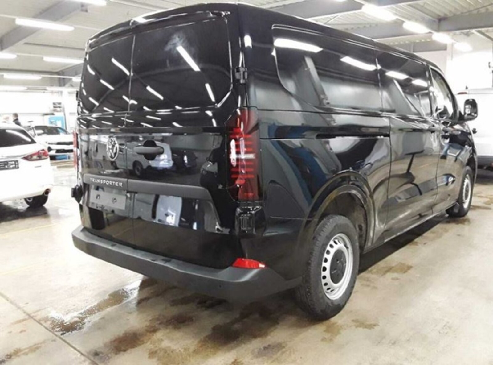 Volkswagen Transporter Kasten langer Radstand – Bild 4