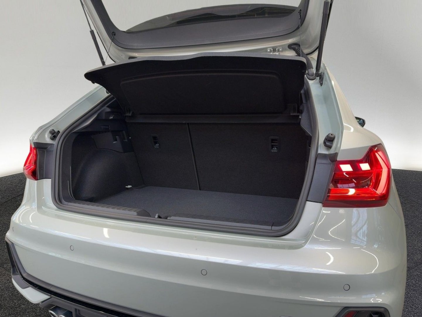 Bild über Audi A1 Sportback S line 40 TFSI S tronic - für weitere Informationen kontaktieren Sie den Audi Partner