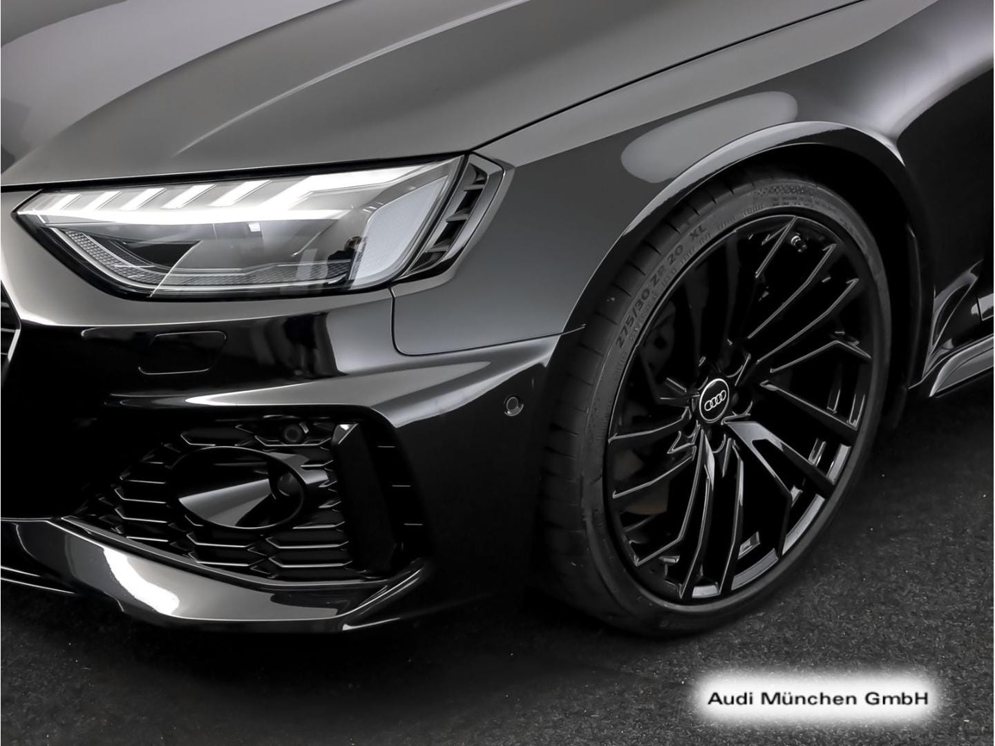 Bild über Audi RS 4 Avant TFSI quattro tiptronic - für weitere Informationen kontaktieren Sie den Audi Partner