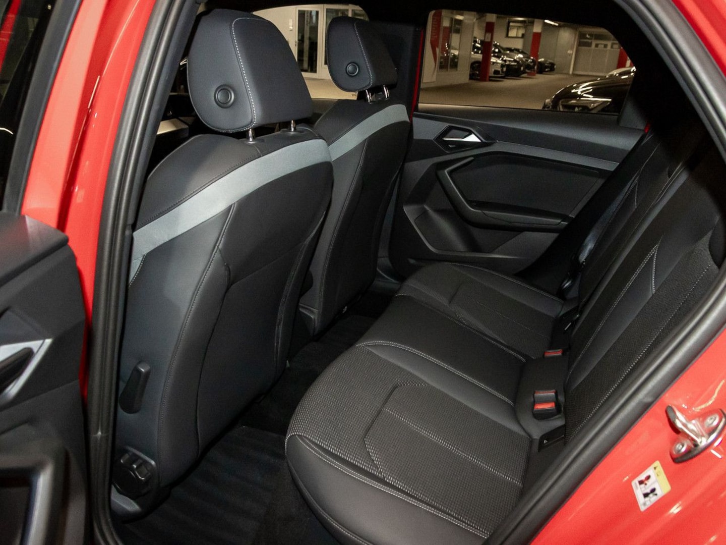Bild über Audi A1 Sportback S line 40 TFSI S tronic - für weitere Informationen kontaktieren Sie den Audi Partner