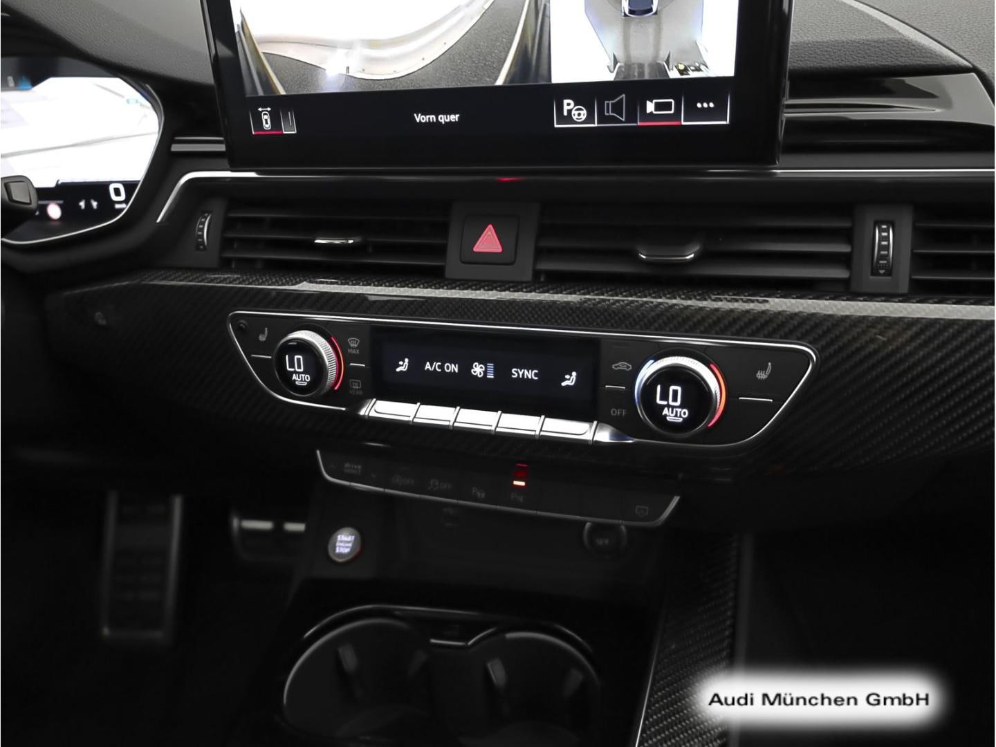 Bild über Audi RS 4 Avant TFSI quattro tiptronic - für weitere Informationen kontaktieren Sie den Audi Partner