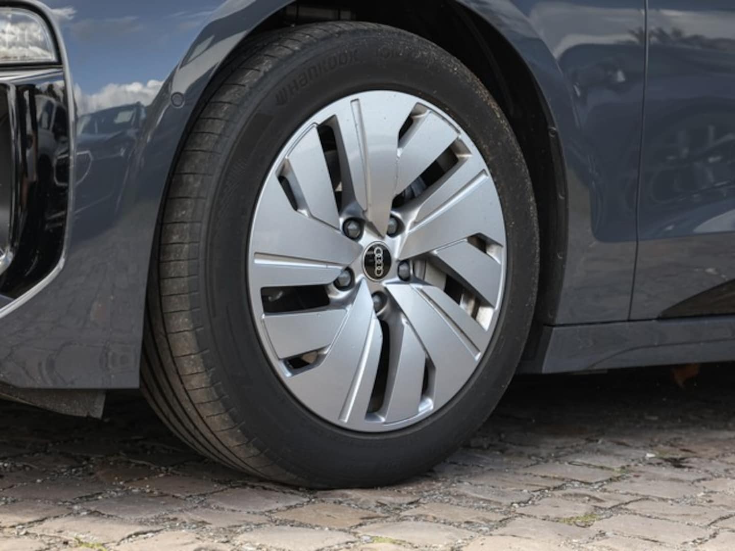Bild über Audi A6 Avant e-tron e-tron quattro - für weitere Informationen kontaktieren Sie den Audi Partner