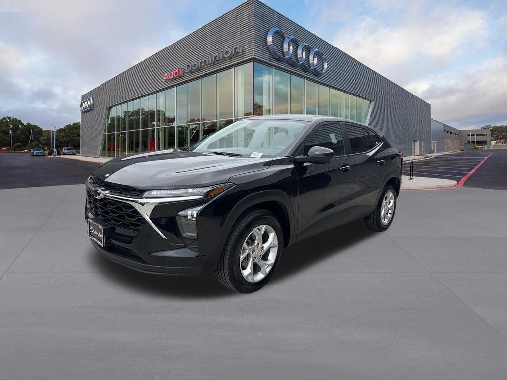 2025 Chevrolet Trax LS's photo