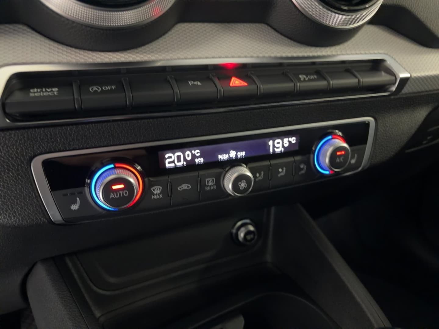 Bild über Audi Q2 advanced 35 TFSI S tronic - für weitere Informationen kontaktieren Sie den Audi Partner