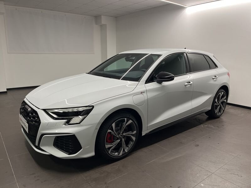 Immagine di Audi A3 Sportback TFSI e S line edition 45 TFSI e 180 kW (245 CV) S tronic - Vista: for more details contact your dealer