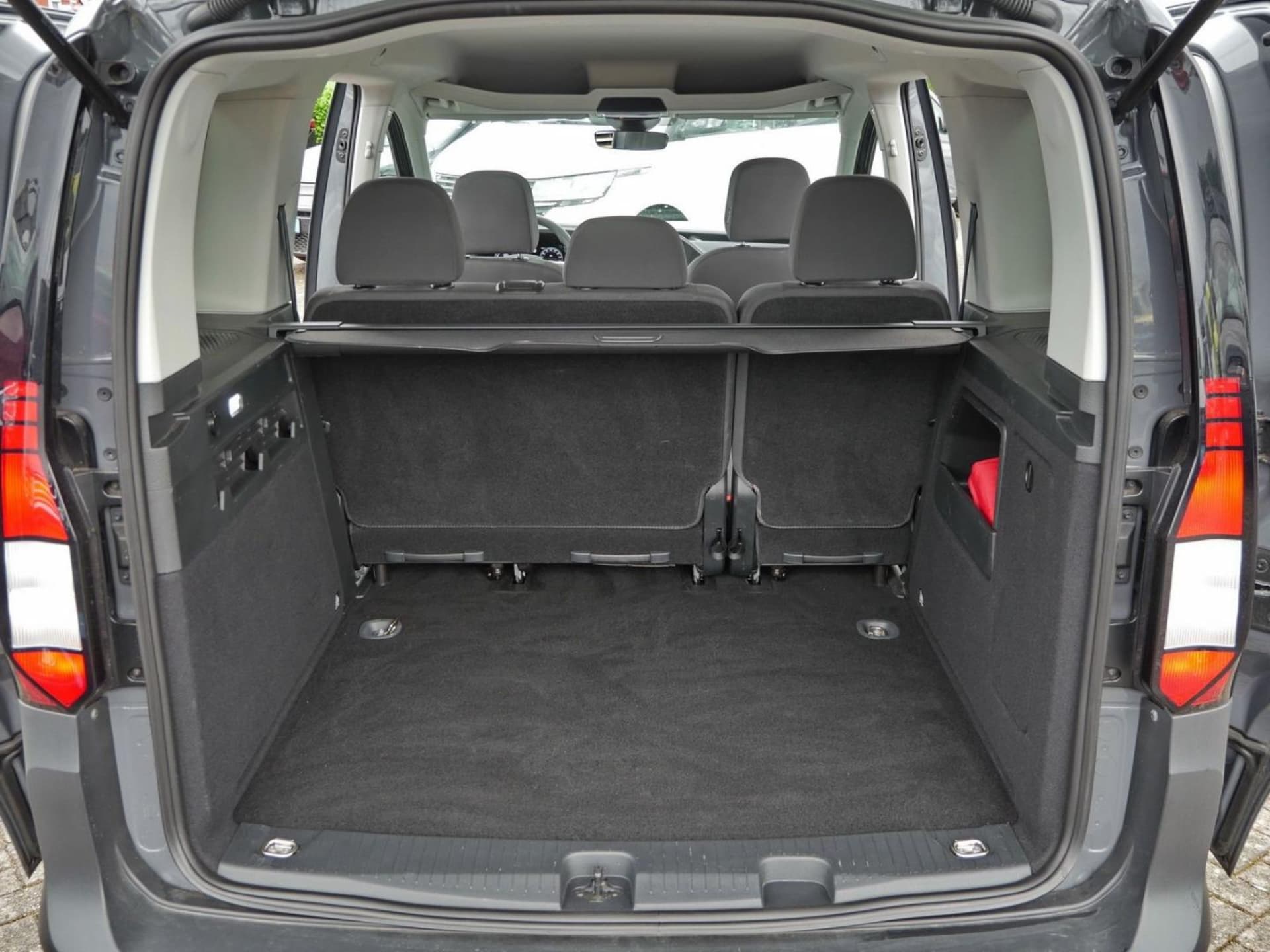 Volkswagen Caddy Basis-Modell