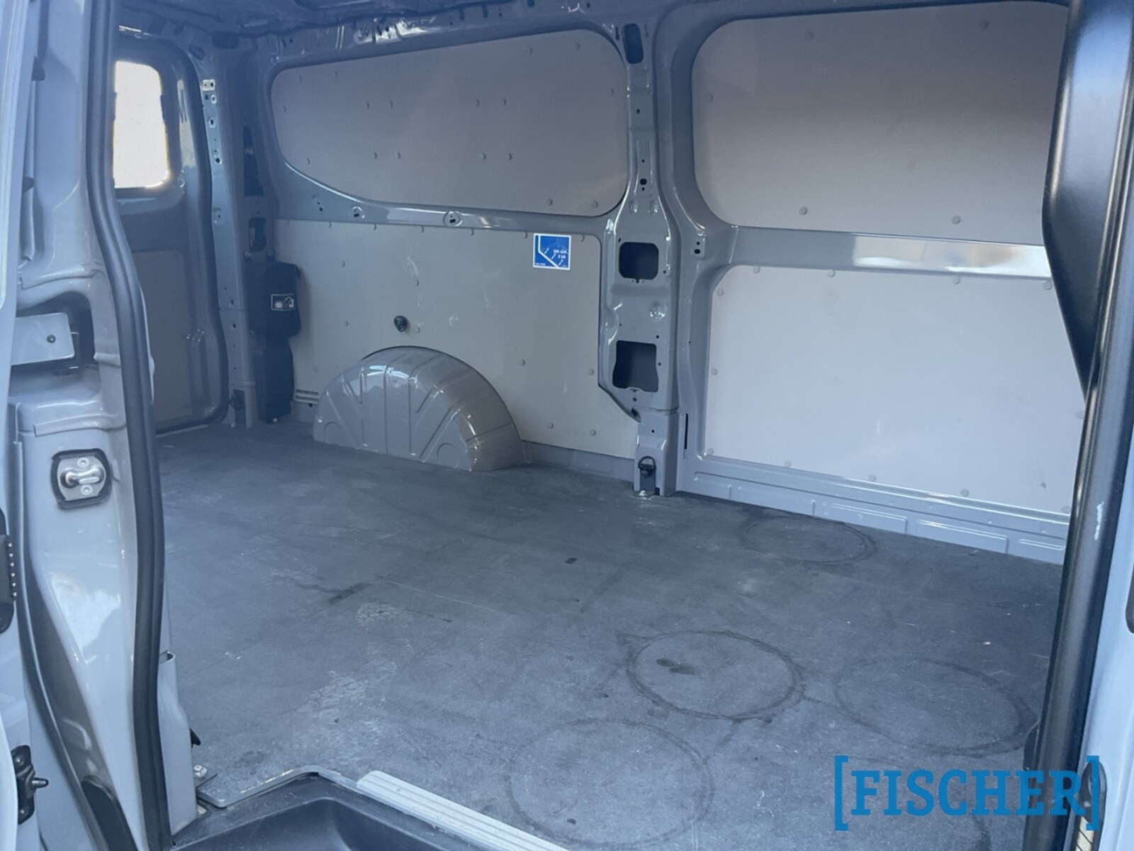 Volkswagen Transporter Kasten langer Radstand – Bild 9