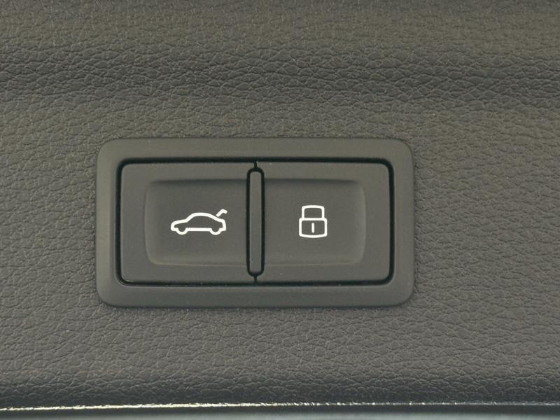 Image about Audi Q3 TFSI e S line 45 TFSI e 180 kW (245 ch) S tronic