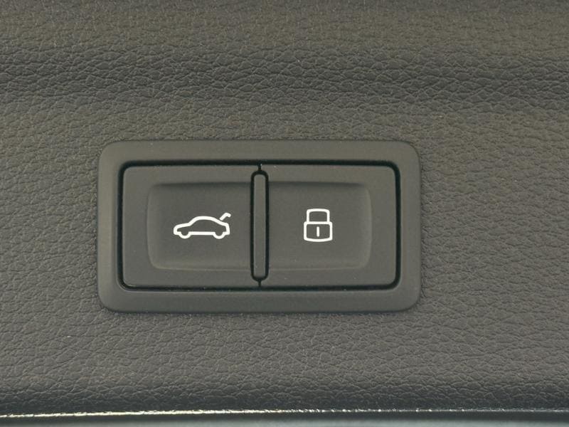 Image about Audi Q3 TFSI e S line 45 TFSI e 180 kW (245 ch) S tronic