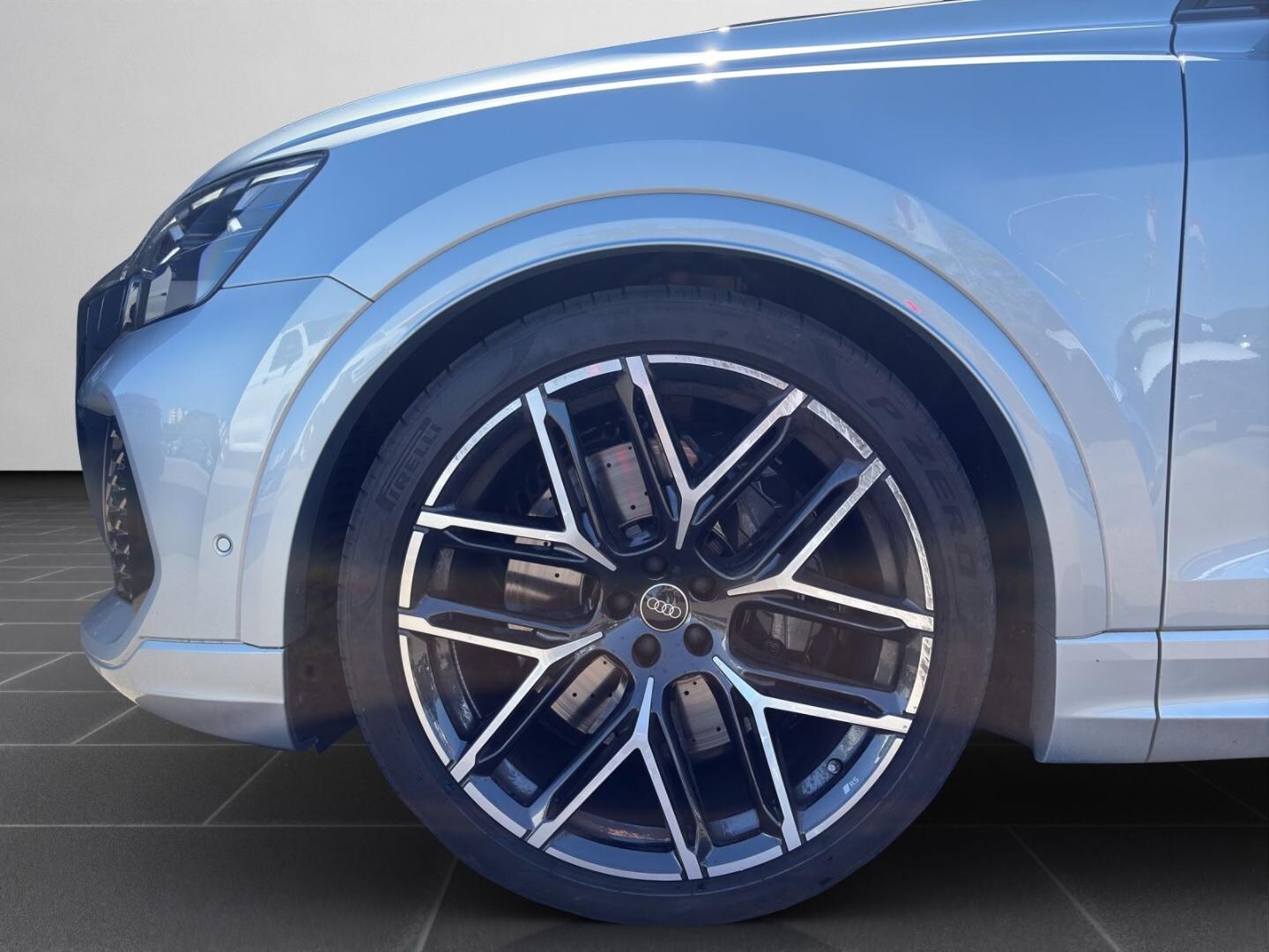 Bild über Audi RS Q8 SUV TFSI quattro tiptronic - für weitere Informationen kontaktieren Sie den Audi Partner