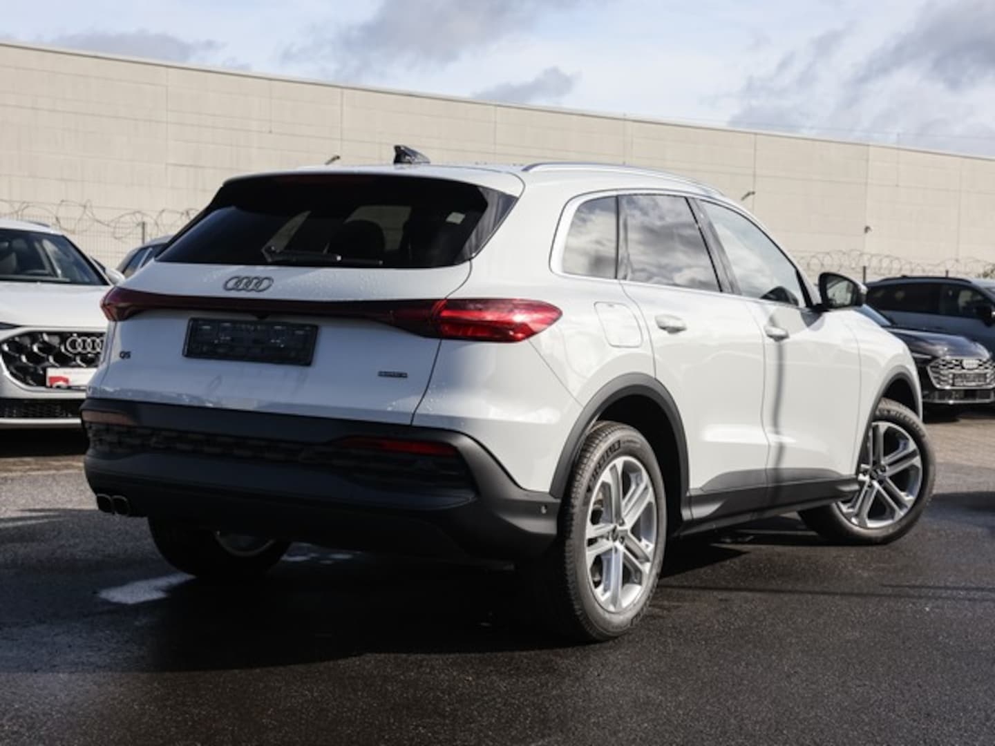 Bild über Audi Q5 SUV TDI quattro 150 kW S tronic - für weitere Informationen kontaktieren Sie den Audi Partner