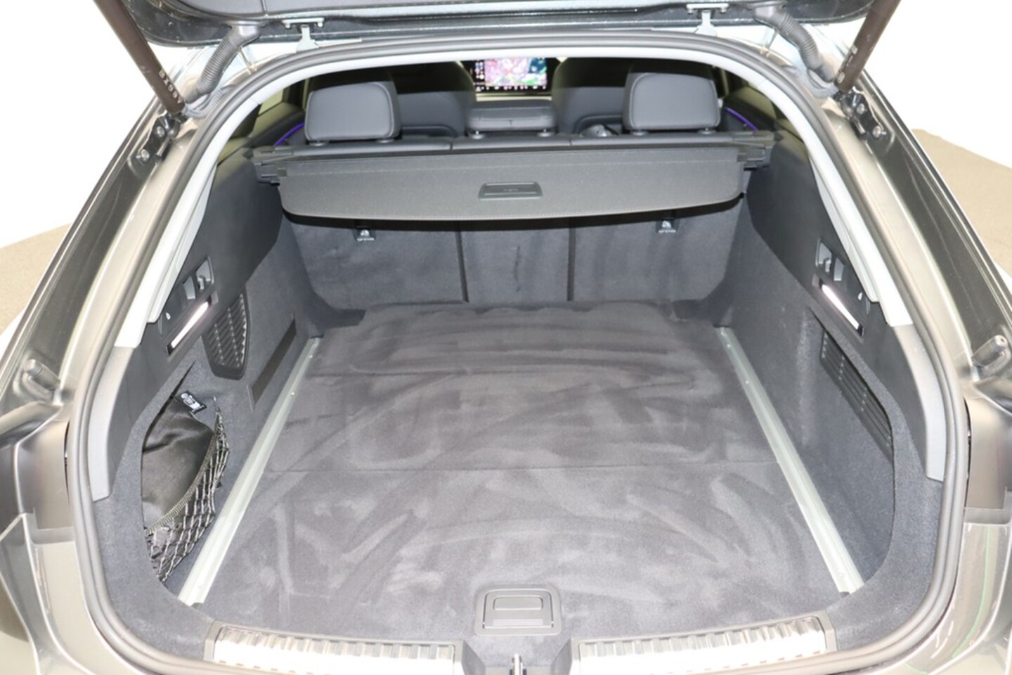 Bild über Audi A6 Avant TDI quattro 150 kW S tronic - für weitere Informationen kontaktieren Sie den Audi Partner